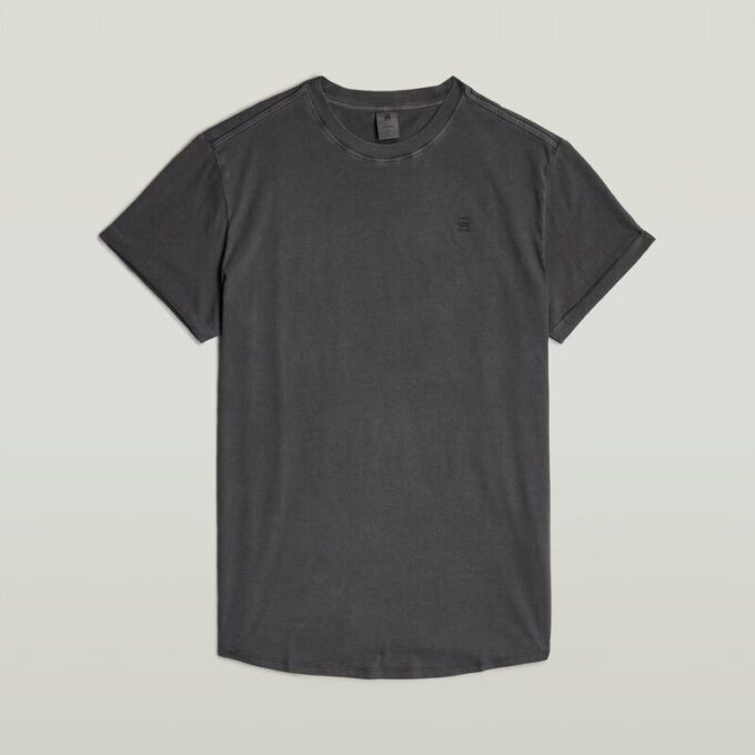 T-shirt met tekst op de achterkant en overdyed wimpers T-shirt met tekst op de achterkant en overdyed wimpers