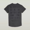 T-shirt met tekst op de achterkant en overdyed wimpers T-shirt met tekst op de achterkant en overdyed wimpers