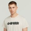 T-shirt met verweerd logo T-shirt met verweerd logo