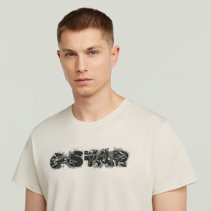 T-shirt met verweerd logo T-shirt met verweerd logo