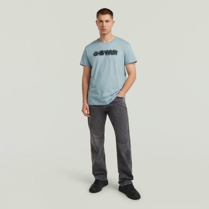 T-shirt met verweerd logo T-shirt met verweerd logo