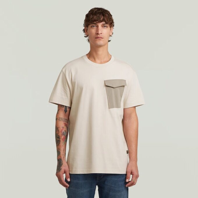 T-shirt met zak van stoffenmix T-shirt met zak van stoffenmix