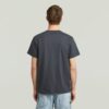T-shirt met zak van stoffenmix T-shirt met zak van stoffenmix