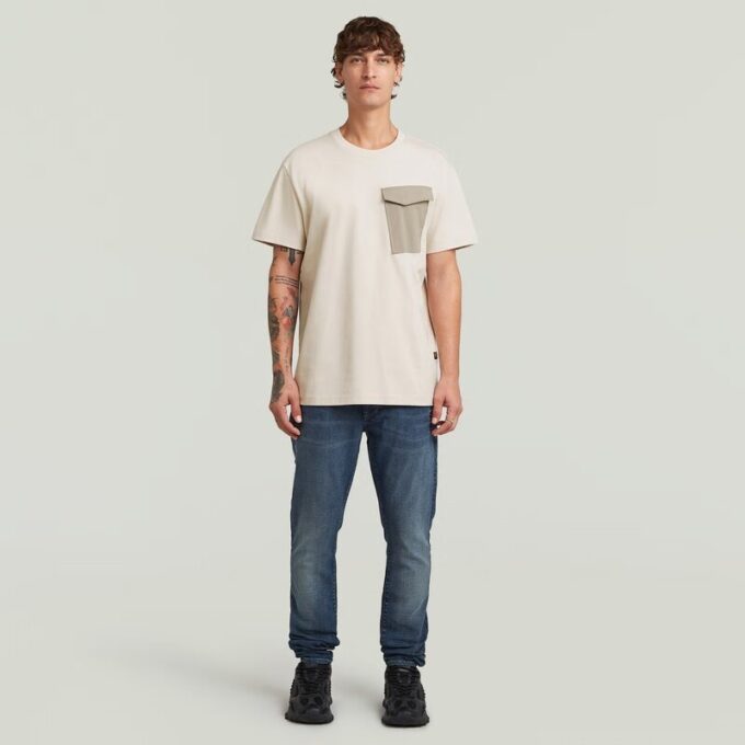 T-shirt met zak van stoffenmix T-shirt met zak van stoffenmix