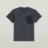 T-shirt met zak van stoffenmix T-shirt met zak van stoffenmix