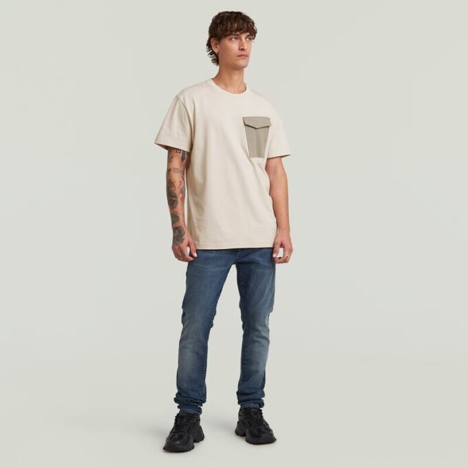 T-shirt met zak van stoffenmix T-shirt met zak van stoffenmix