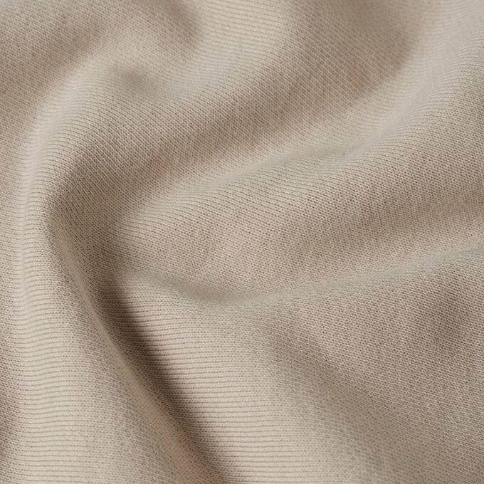 Trui met overgeverfde naaddetails Trui met overgeverfde naaddetails